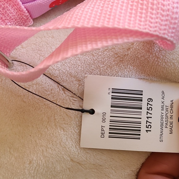 NEW!! Hot Topic Strawberry Milk AOP Passport/ Crossbody Festival Bag!! - Picture 6 of 10